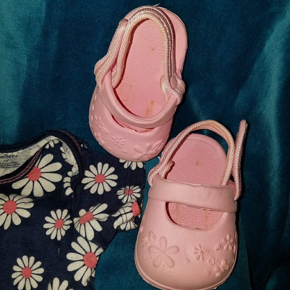 Bundle of Nb to 6 months Baby Girl Clothes - Picture 7 of 8